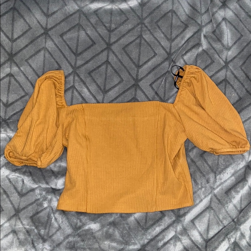 Crop top